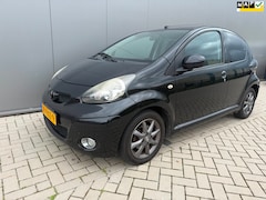 Toyota Aygo - 1.0-12V Dynamic Navigator