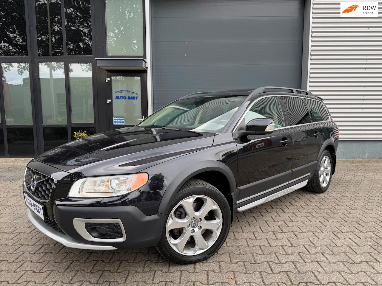 Volvo XC70 - 3.2 Summum NIEWSTAAT|AUT|schuifdak|dealer onderho - AutoWereld.nl