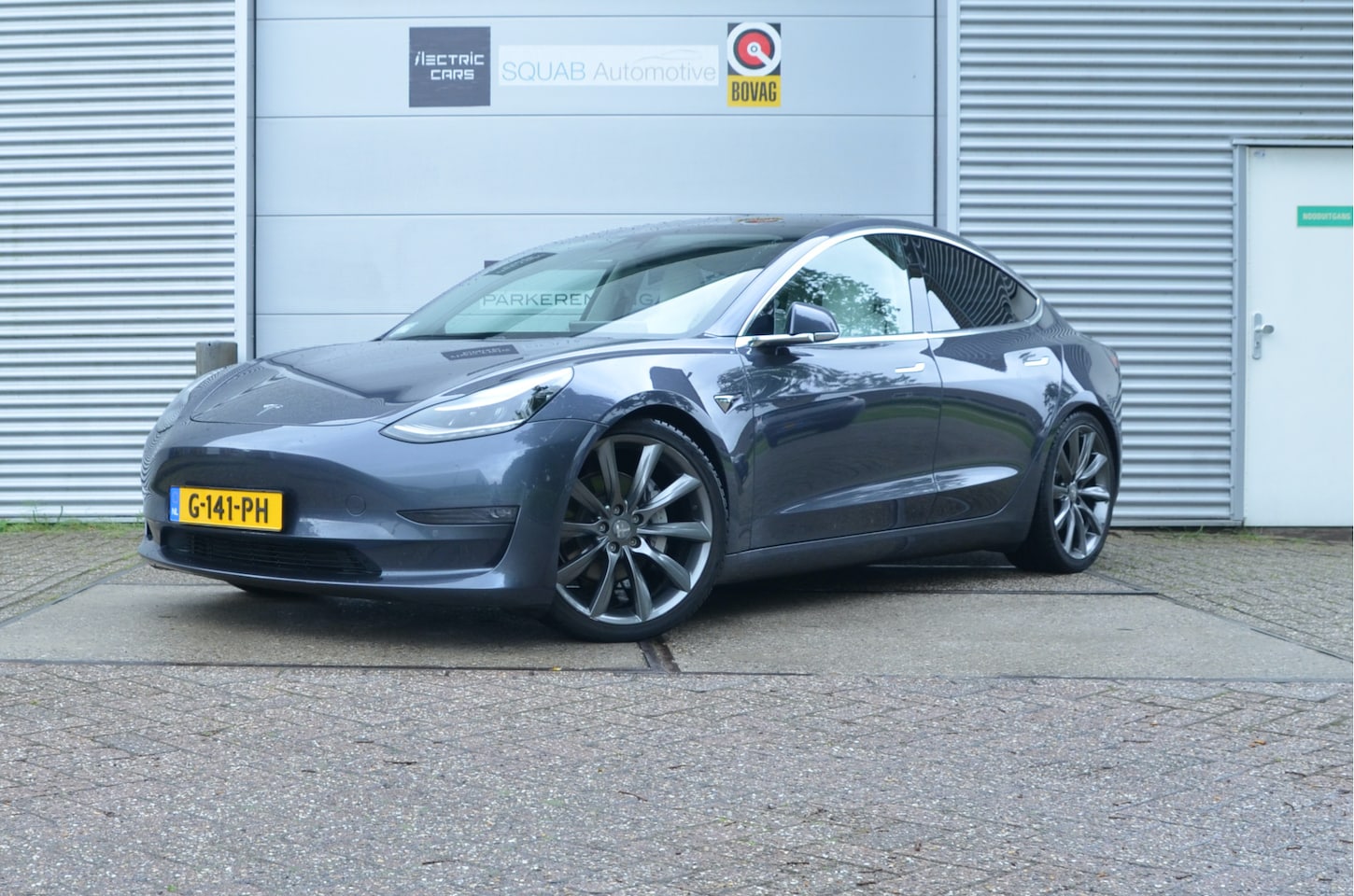 Tesla Model 3 - Long Range RWD Long Range AWD 75 kWh 20" Alu, AutoPilot3.0 - AutoWereld.nl