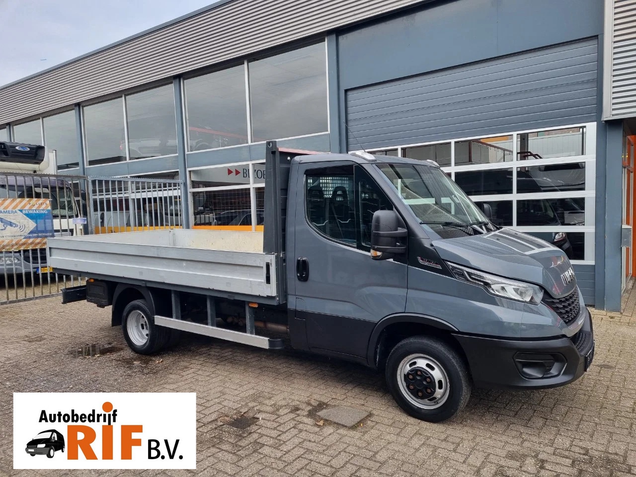 Iveco Daily - 35C18 3.0D Open Laadbak 4.12 m Euro 6 - AutoWereld.nl
