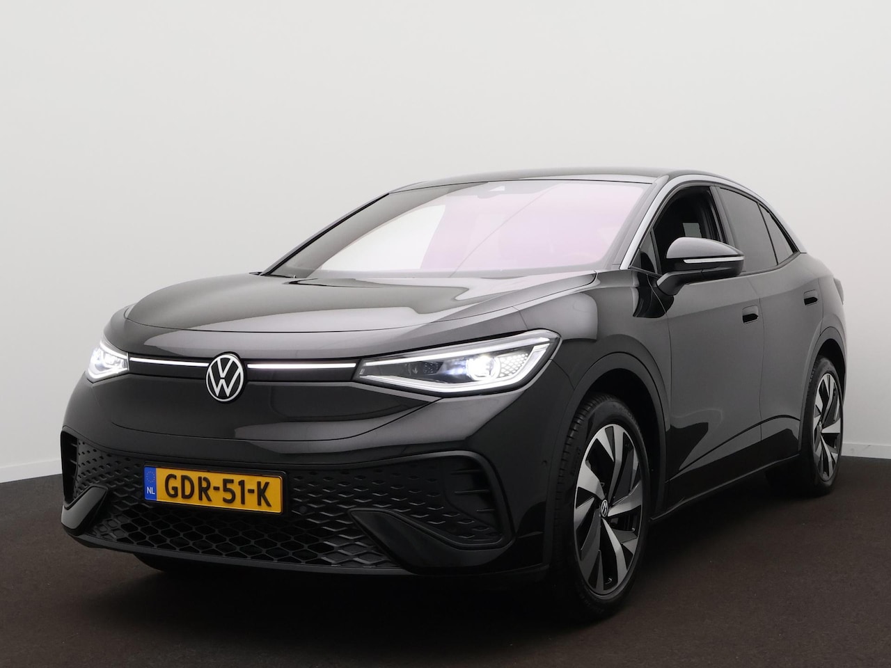 Volkswagen ID.5 - Pro Business (1) 77 kWh accu, 210 kW / 286 pk SUV IQ light - Navigatie - ACC - Camera - St - AutoWereld.nl