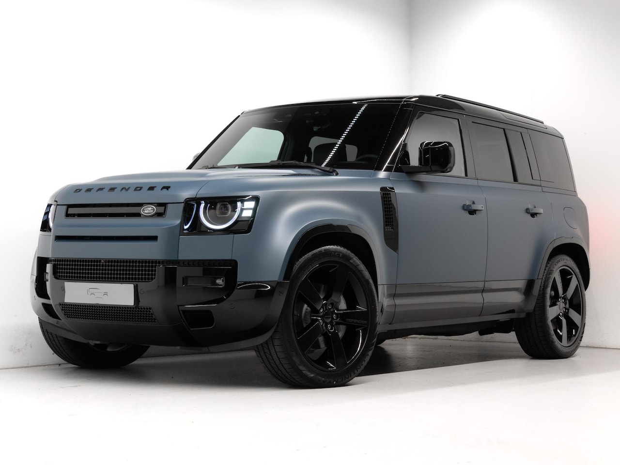 Land Rover Defender 110 - 2.0 P300e 110 Dynamic Edition Incl Matte Beschermende Folie - AutoWereld.nl