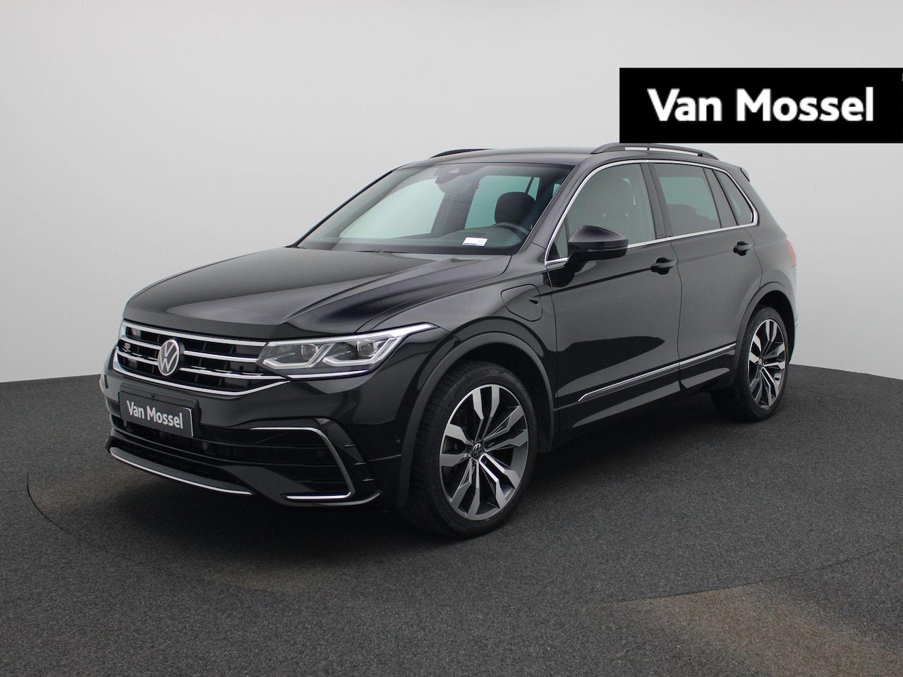 Volkswagen Tiguan - 1.4 TSI eHybrid R-Line Business+ 245 PK| Dealeronderhouden | Trekhaak | Navigatie | Stoelv - AutoWereld.nl
