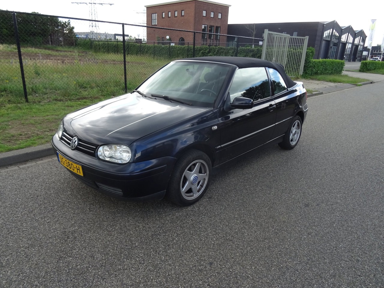 Volkswagen Golf Cabriolet - 1.9 TDI Trendline 1.9 TDI Trendline - AutoWereld.nl