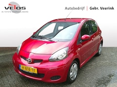 Toyota Aygo - 1.0-12V Aspiration Red