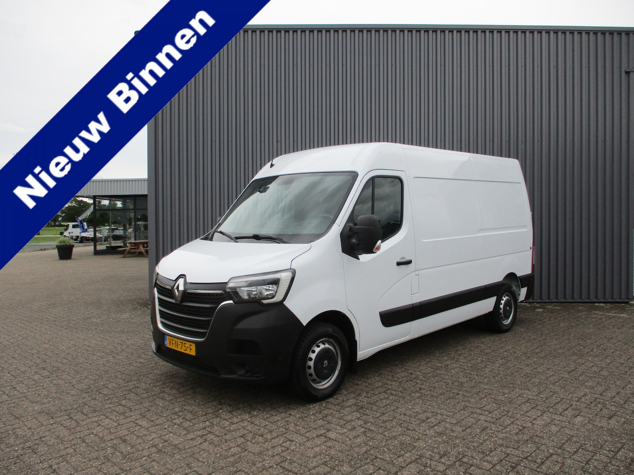 Renault Master - 2.3 dCi 135 PK L2 H2 Airco Trekhaak Camera - AutoWereld.nl