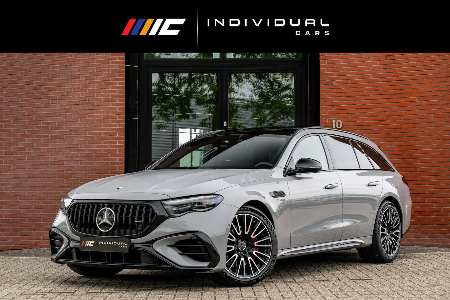 Mercedes-Benz E-klasse - AMG 53 4MATIC+ Achterasbesturing Panorama Trekhaak - AutoWereld.nl