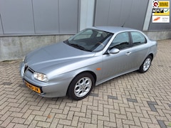 Alfa Romeo 156 - 2.0 JTS Distinctive -airco-cruise-leer-navi