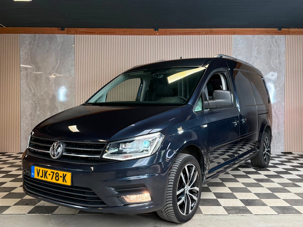 Volkswagen Caddy Maxi - 2.0 TDI L2H1 BMT Easyline DSG 2xschuifdeur Xenon/Led Carplay Standkachel Trekhaak - AutoWereld.nl