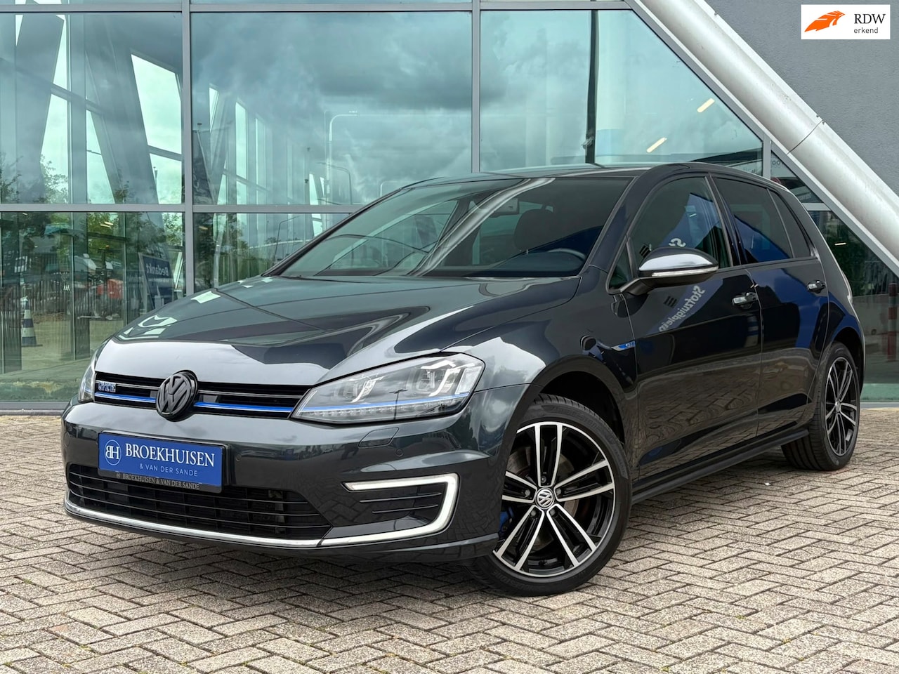 Volkswagen Golf - 1.4 TSI GTE Stoelverwarming / Navigatie / Cruise Control - AutoWereld.nl