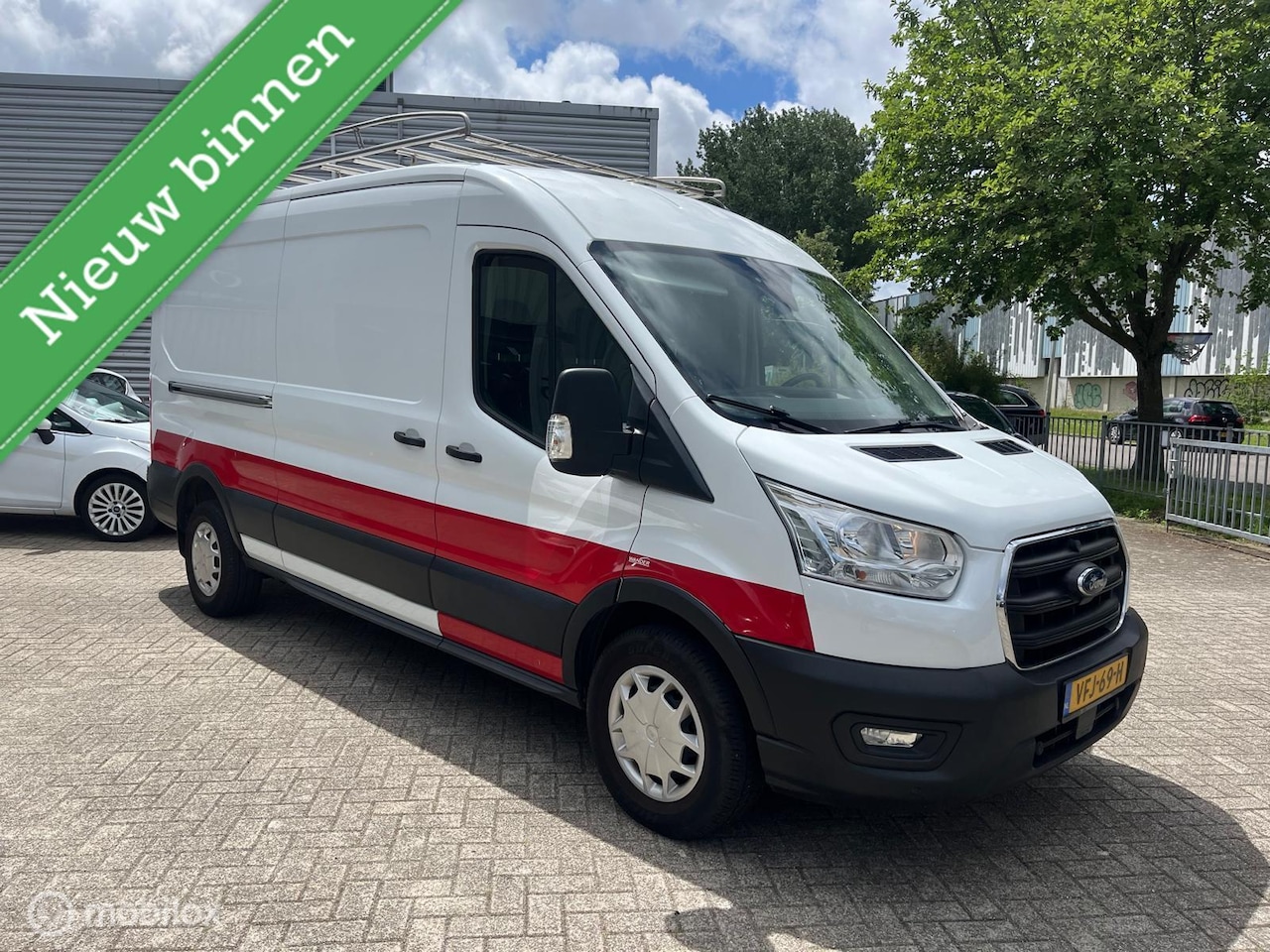 Ford Transit - 350 2.0 TDCI L2H3 Ambiente 350 2.0 TDCI L2H3 Ambiente - AutoWereld.nl