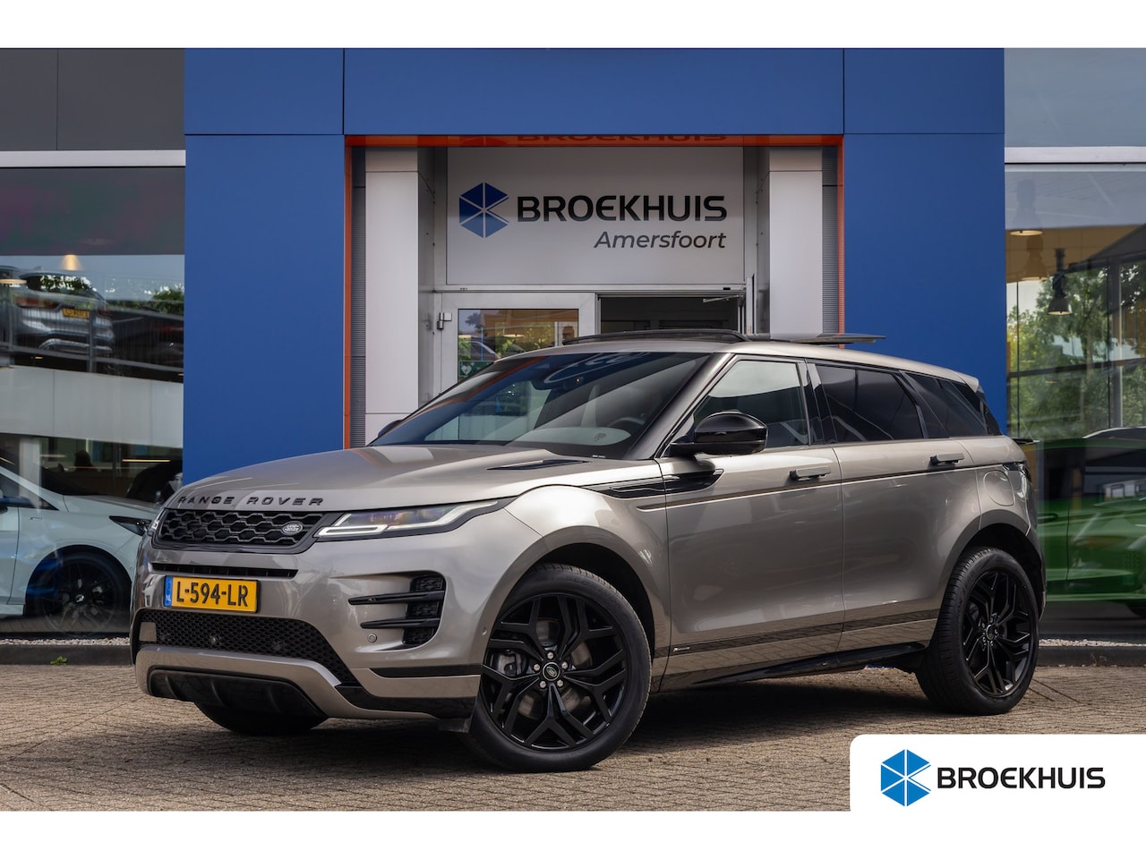 Land Rover Range Rover Evoque - 1.5 P300e AWD R-Dynamic HSE | Pano | Leder | 360 Camera | Meridian audio | Cruise adaptief - AutoWereld.nl