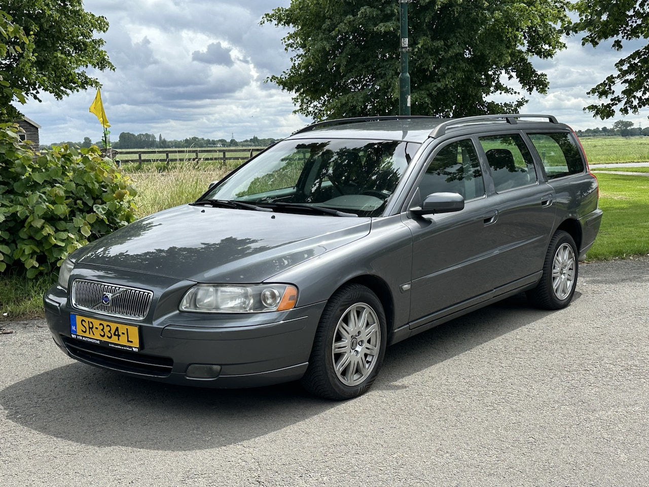 Volvo V70 - 2.5T AWD Leer * Automaat - AutoWereld.nl