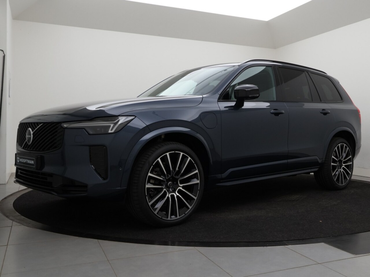 Volvo XC90 - T8 PLUG-IN HYBRID ULTRA EXECUTIVE DARK B&W AUDIO MASSAGE 22INC - AutoWereld.nl