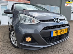 Hyundai i10 - 1.0i i-Motion Comfort 5 drs van 1ste Eig met navigatie en bluetooth en airco