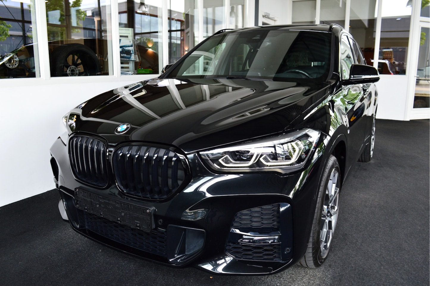 BMW X1 - sDrive20i M-Sportedition | Vol ! - AutoWereld.nl