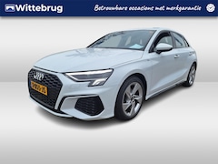 Audi A3 Sportback - 30 TFSI S-edition Automaat Full LED verlichting / Parkeersensoren / 17 " LM velgen / HAL