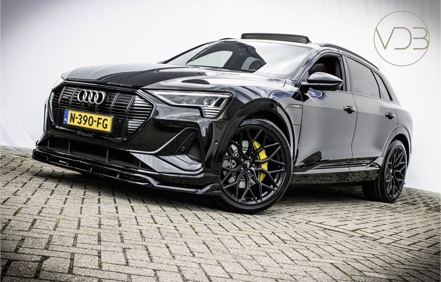 Audi e-tron - 55 SOH 92% S-Line 22inch Leer Pano Origineel NL BTW - AutoWereld.nl