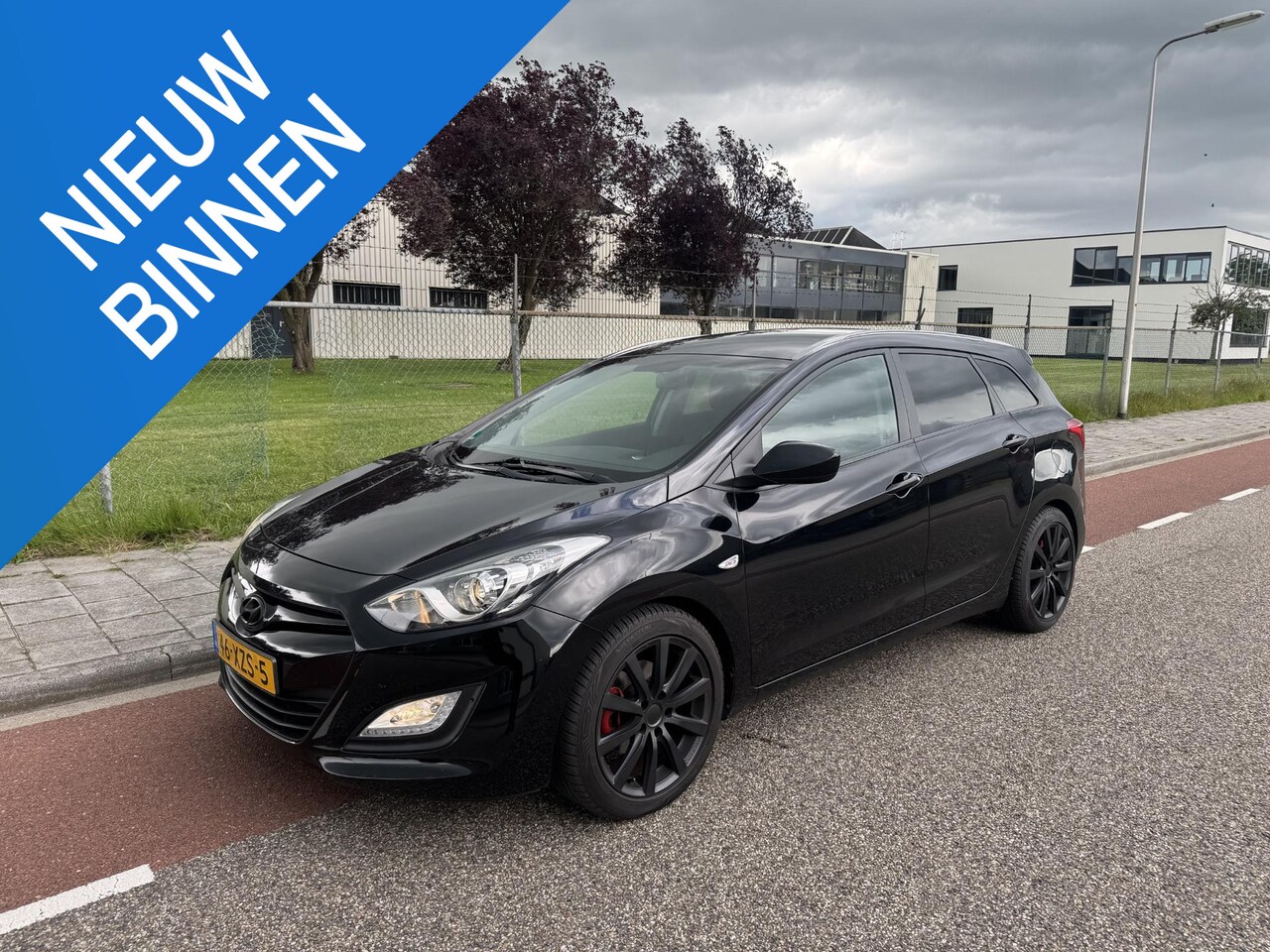 Hyundai i30 Wagon - 1.6 GDI i-Motion Black-edition/Airco/nap/apk 8-2027 - AutoWereld.nl