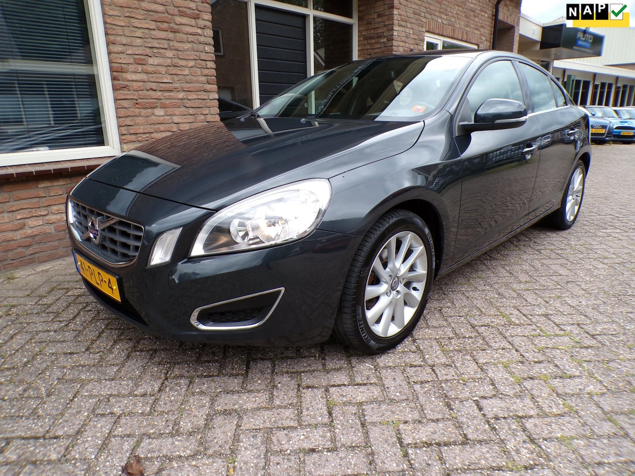 Volvo S60 - 1.6 T4 Kinetic Automaat - AutoWereld.nl