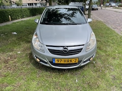 Opel Corsa - 1.4-16V Enjoy Zeer lage stand nl nap lees tekst dak en motor kap is iets dof zie foto’s
