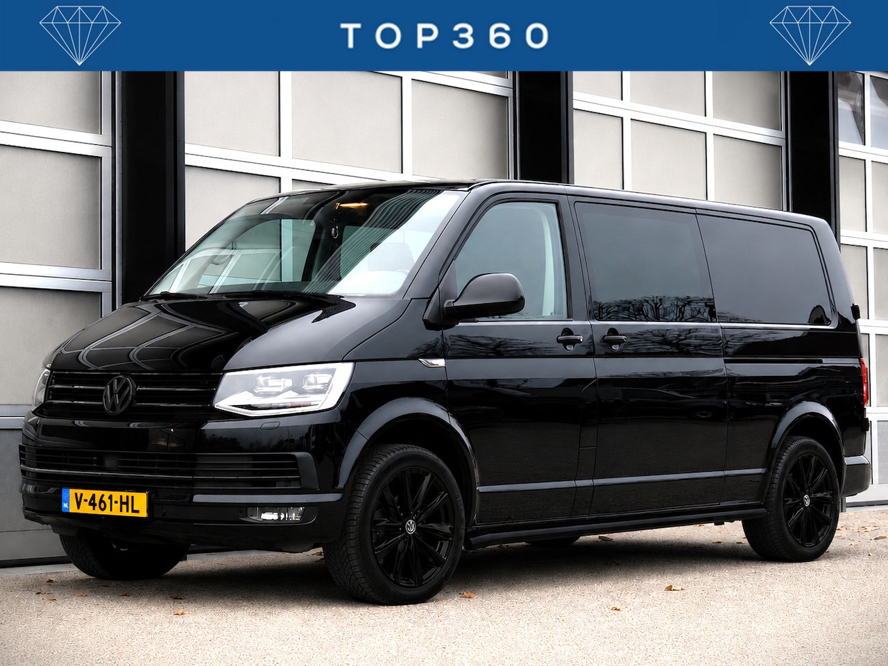 Volkswagen Transporter Multivan - 2.0 TDI L2H1 DubbelCabine Highline Nwe motor! Leer | Automaat | Trekhaak | Sidebars - AutoWereld.nl