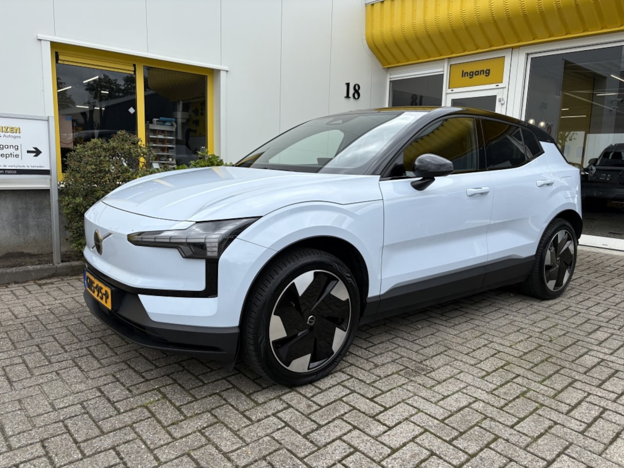 Volvo EX30 - Extended Plus 69 kWh Stoelverwarming Trekhaak - AutoWereld.nl