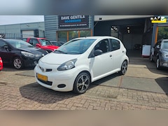 Toyota Aygo - 1.0-12V Access 5 Deurs Groot Scherm