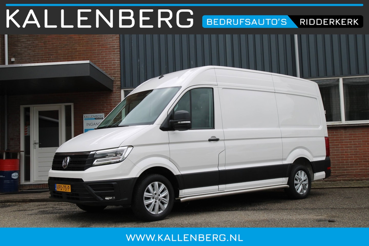Volkswagen Crafter - 30 2.0 TDI L3H3 Highline Automaat / Trekhaak / Camera / App connect - AutoWereld.nl