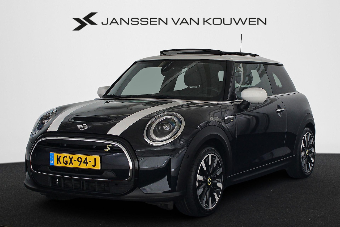MINI Electric - Yours 33 kWh Panoramadak Head-Up Harman Kardon Stoel-Stuurverwarming - AutoWereld.nl