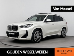 BMW X1 - xDrive25e | M-pakket | PANO | Head-up display | 360 Camera | Lane Assist | Blindspot | Sto
