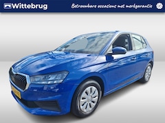 Skoda Fabia - 1.0 TSI Ambition LED verlichting / Cruise control / Parkeersensoren / App-connect /