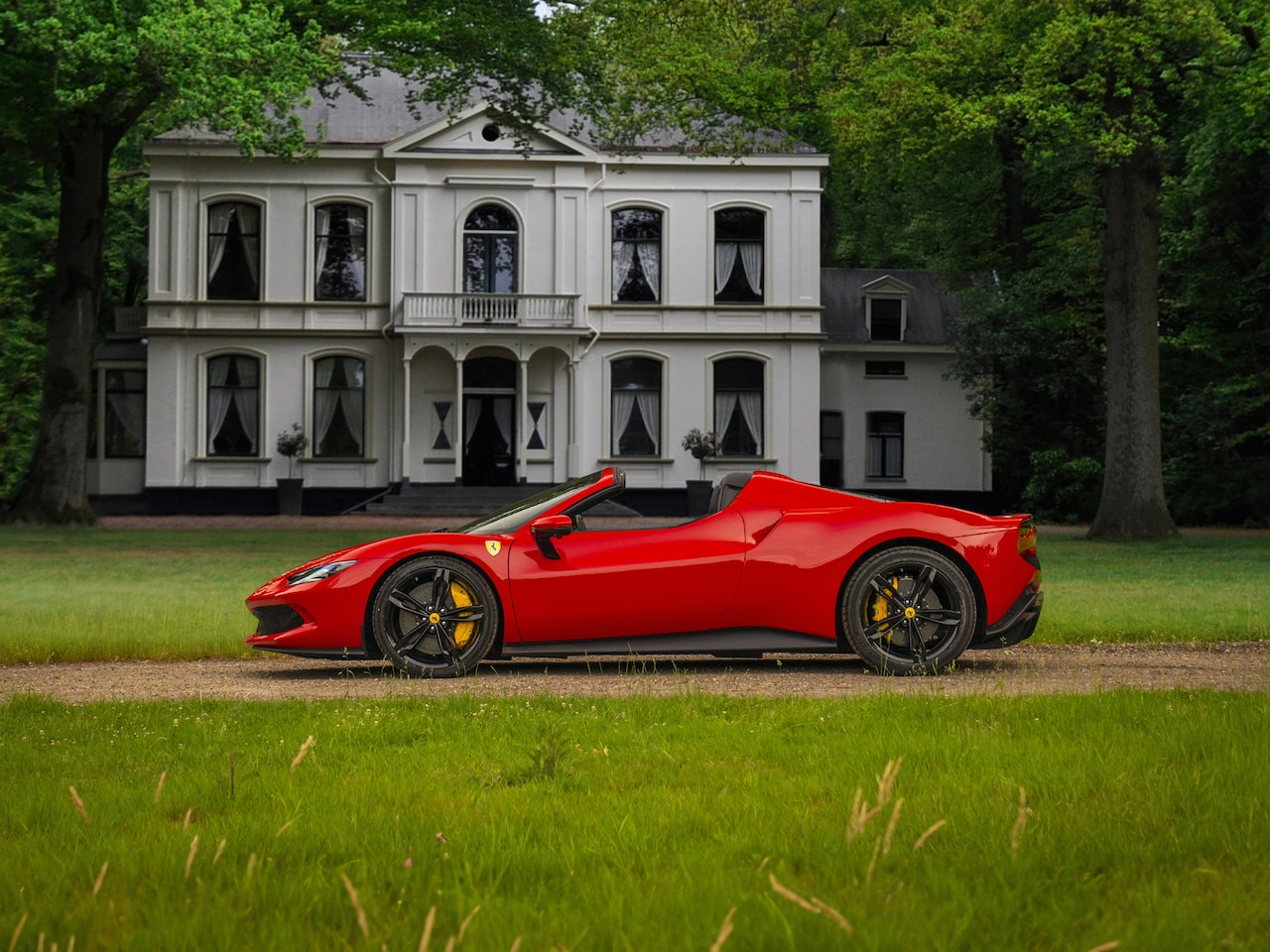 Ferrari 296 GTS - 3.0 V6 | Lift | Carbon Racing Seats | Pass. display | Veel alcantara - AutoWereld.nl