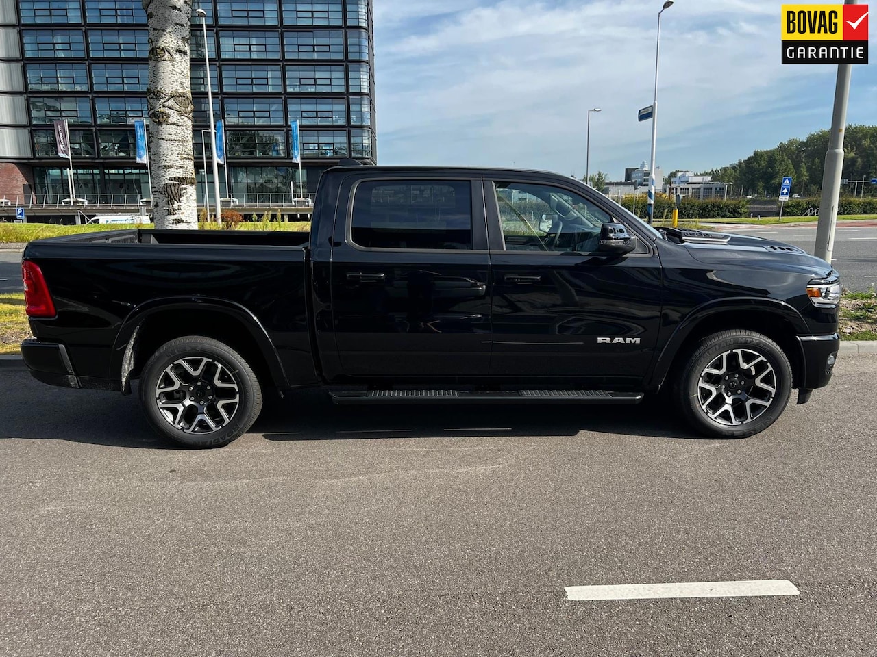 Dodge Ram 1500 - 2025 Laramie Twin Turbo nu in de showroom ! - AutoWereld.nl