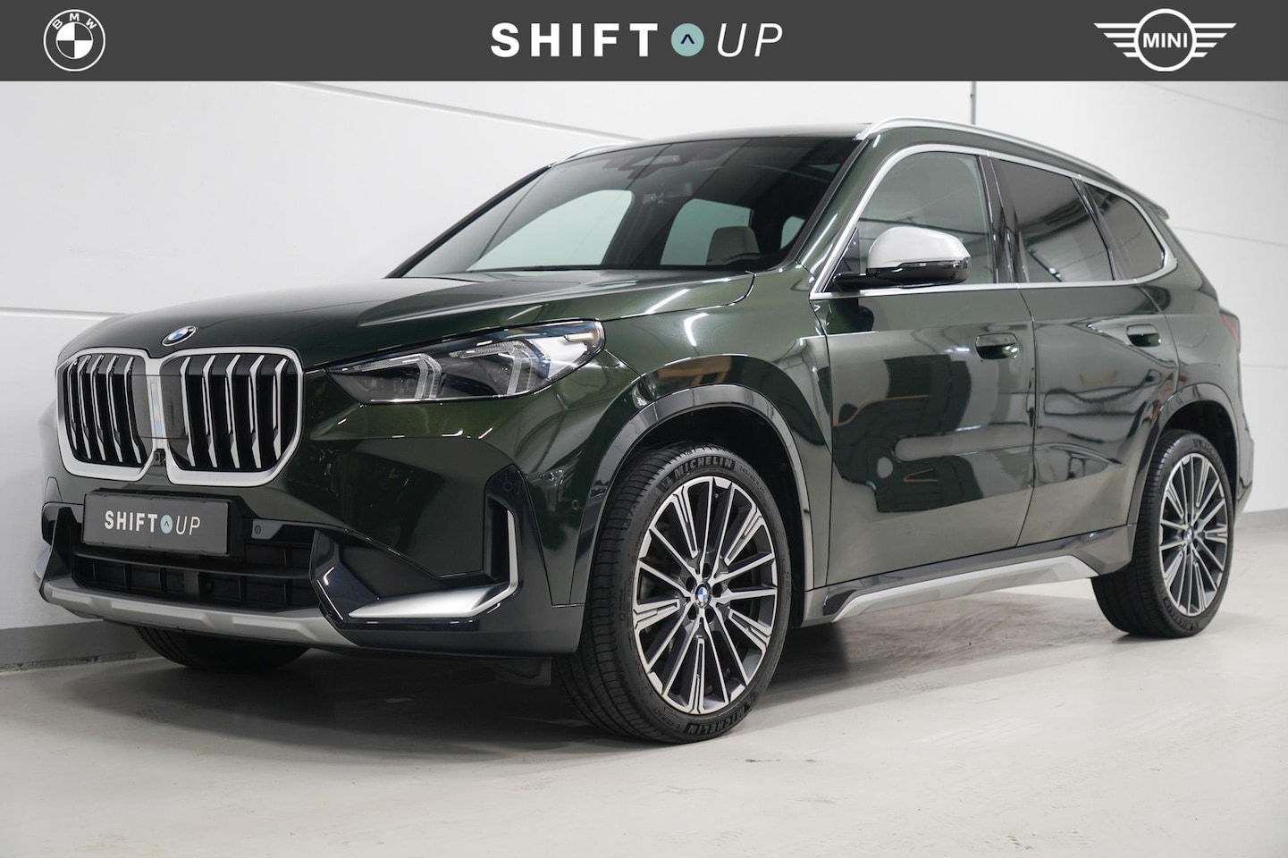 BMW X1 - sDrive18i Panoramadak | Harman Kardon | Head Up | Stuurverwarming - AutoWereld.nl