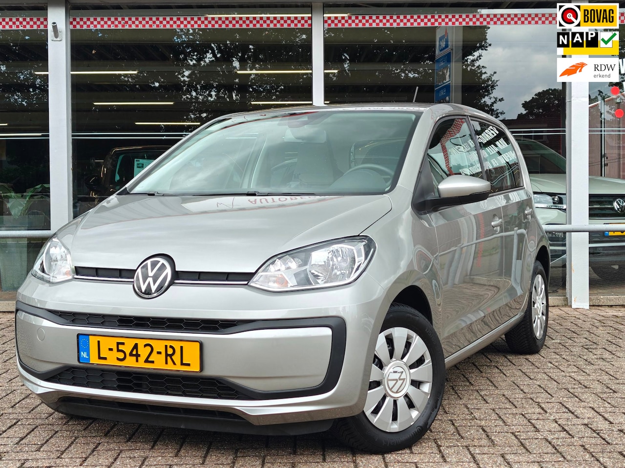 Volkswagen Up! - 1.0 | Org. NL | Climate Control | Parkeersensoren | Achteruitrijcamera - AutoWereld.nl