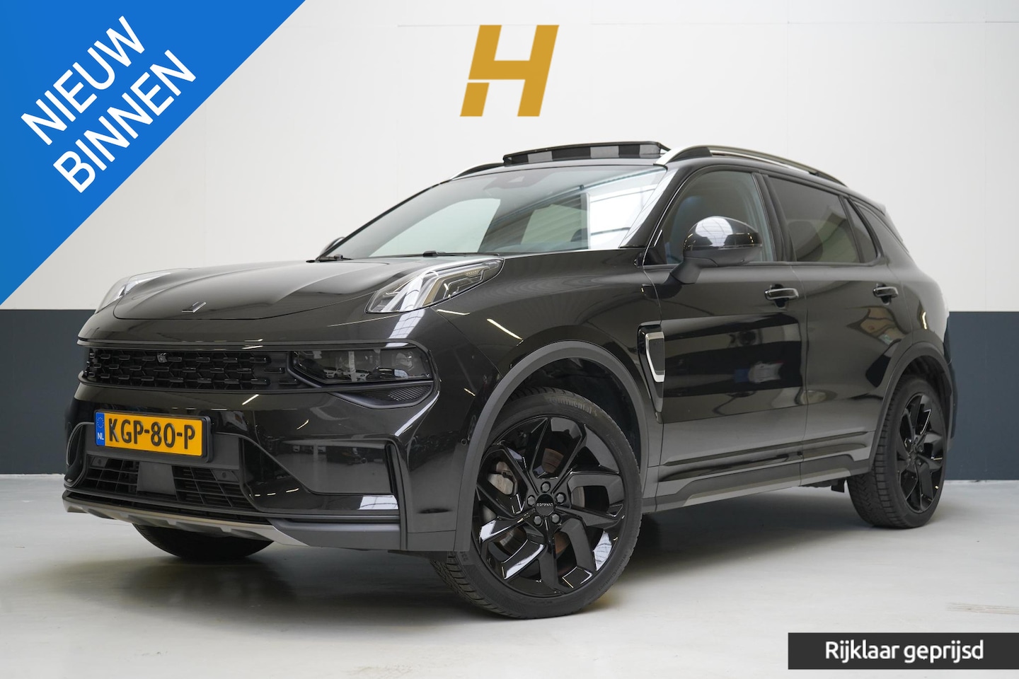 Lynk & Co 01 - 1.5 | Zwart optiek | Panoramadak | Navigatie | Memory | Apple CarPlay - AutoWereld.nl