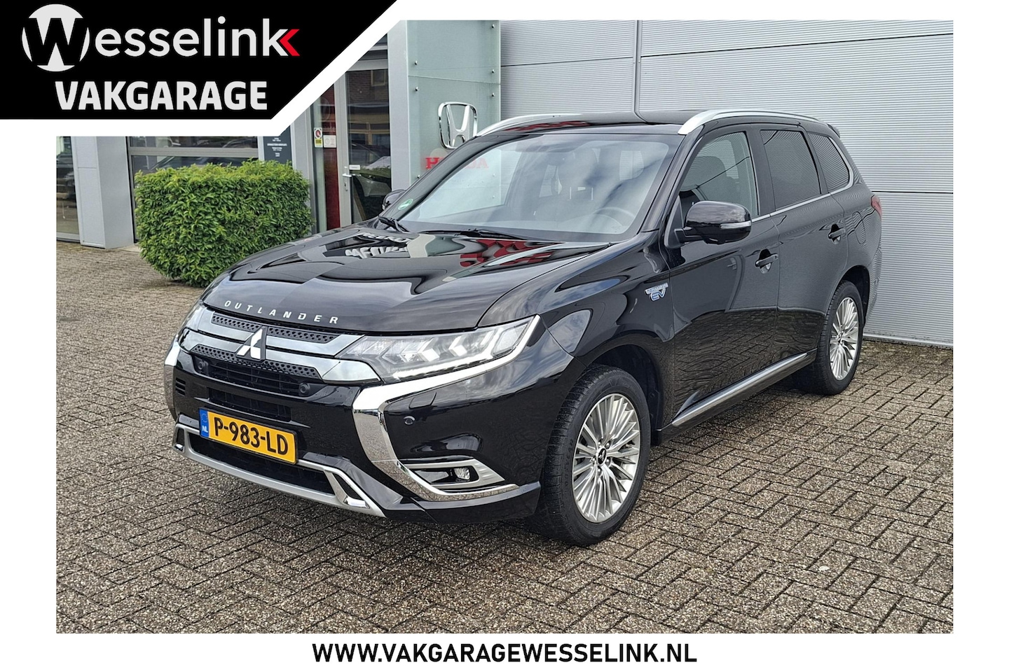 Mitsubishi Outlander - 2.4 PHEV Intense - Dealerond. | Leder | Stoel/stuurverw. | 360 cam. - AutoWereld.nl