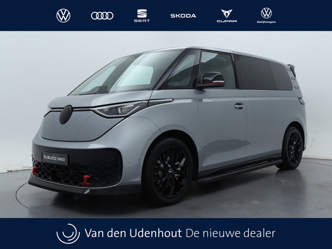 Volkswagen ID. Buzz Cargo - L1H1 79kWh 286pk RWD Bulli-edition / Demonstratieauto / Red Line-uitvoering - AutoWereld.nl