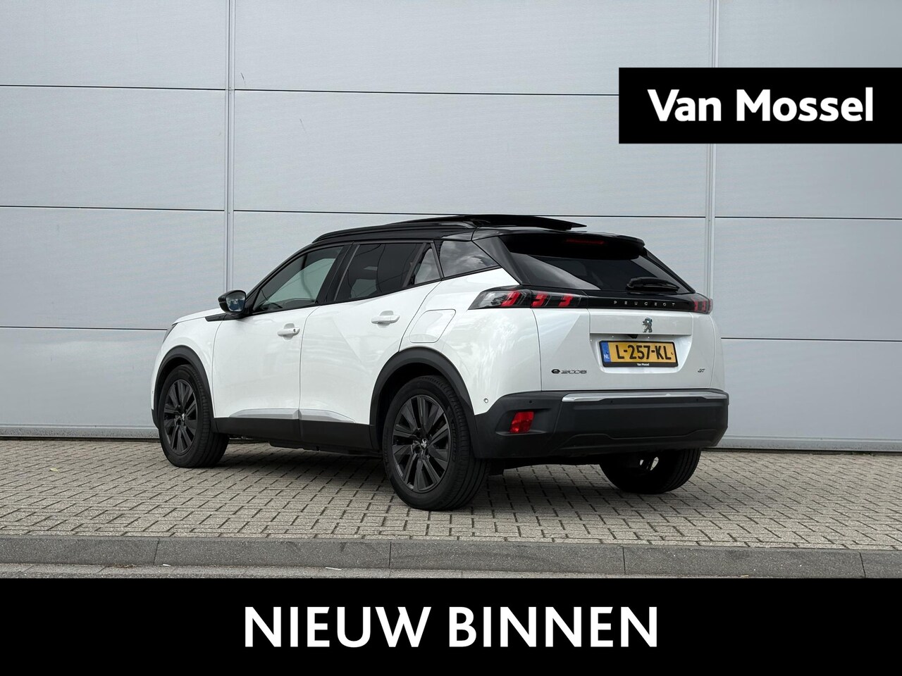 Peugeot e-2008 - EV GT Pack 50 kWh | Panoramadak | Cruise control | Apple Carplay/Android Auto - AutoWereld.nl