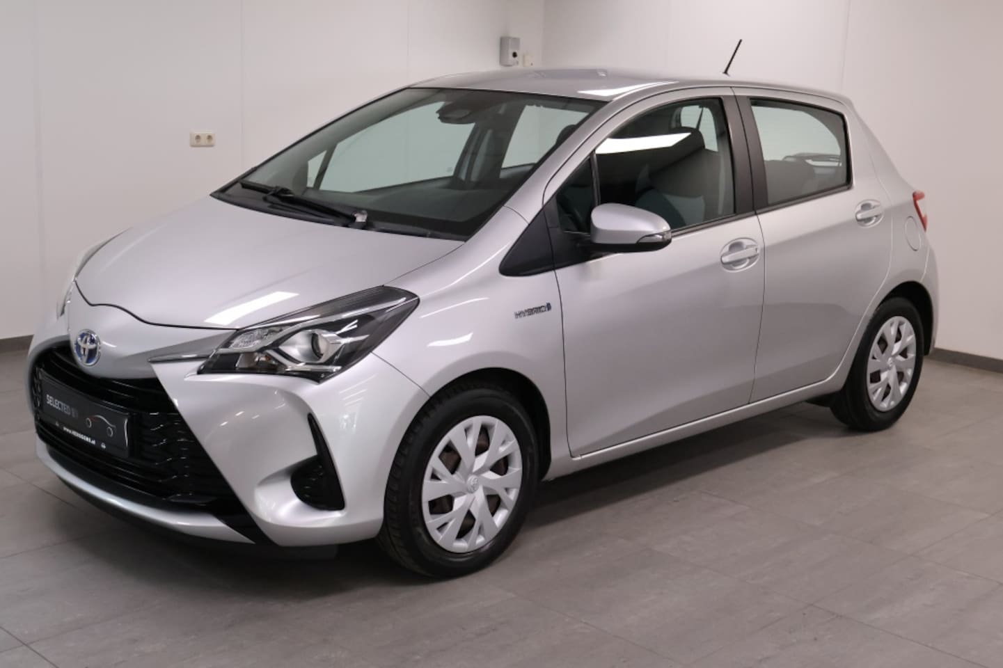Toyota Yaris - 1.5 Hybride Active - AutoWereld.nl