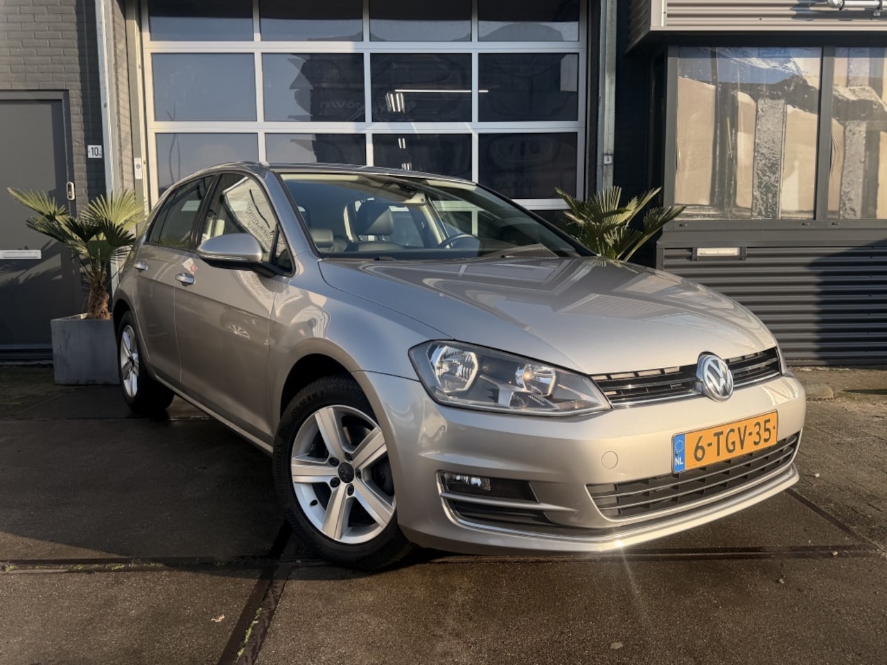 Volkswagen Golf - 7 1.2 TSI Highline 6-bak Clima Navi NAP! Inruil mogelijk! - AutoWereld.nl