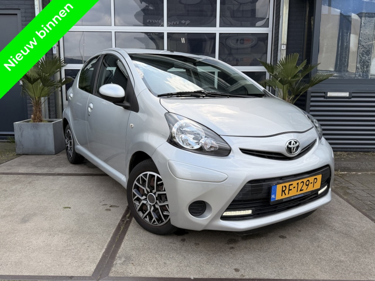 Toyota Aygo - 1.0 VVT-i Comfort Airco Facelift 5drs! Inruil mogelijk! - AutoWereld.nl