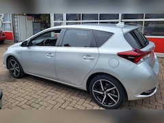 Toyota Auris - 1.8 Hybrid Dynamic Ultimate/Navi/Camera/DAB