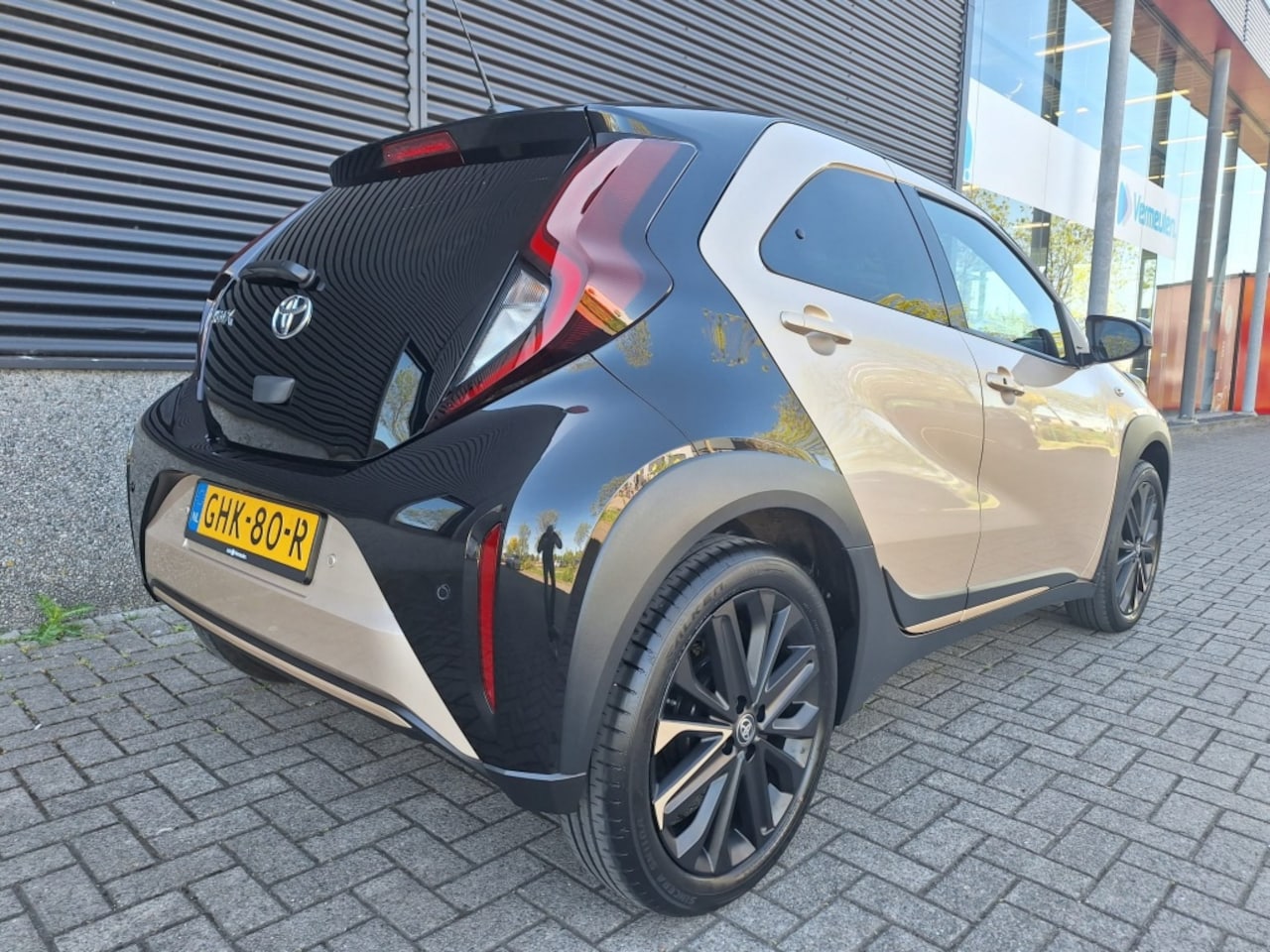 Toyota Aygo X - 1.0 VVT-i Automaat Premium