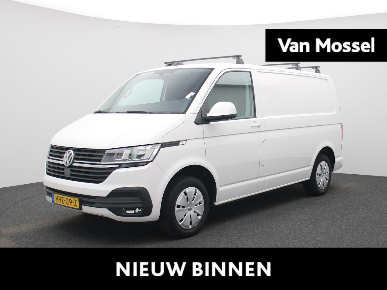 Volkswagen Transporter - 2.0 TDI L1H1 110PK | Airco | Parkeersensoren Achter | Navigatie | Apple/Android Carplay | - AutoWereld.nl