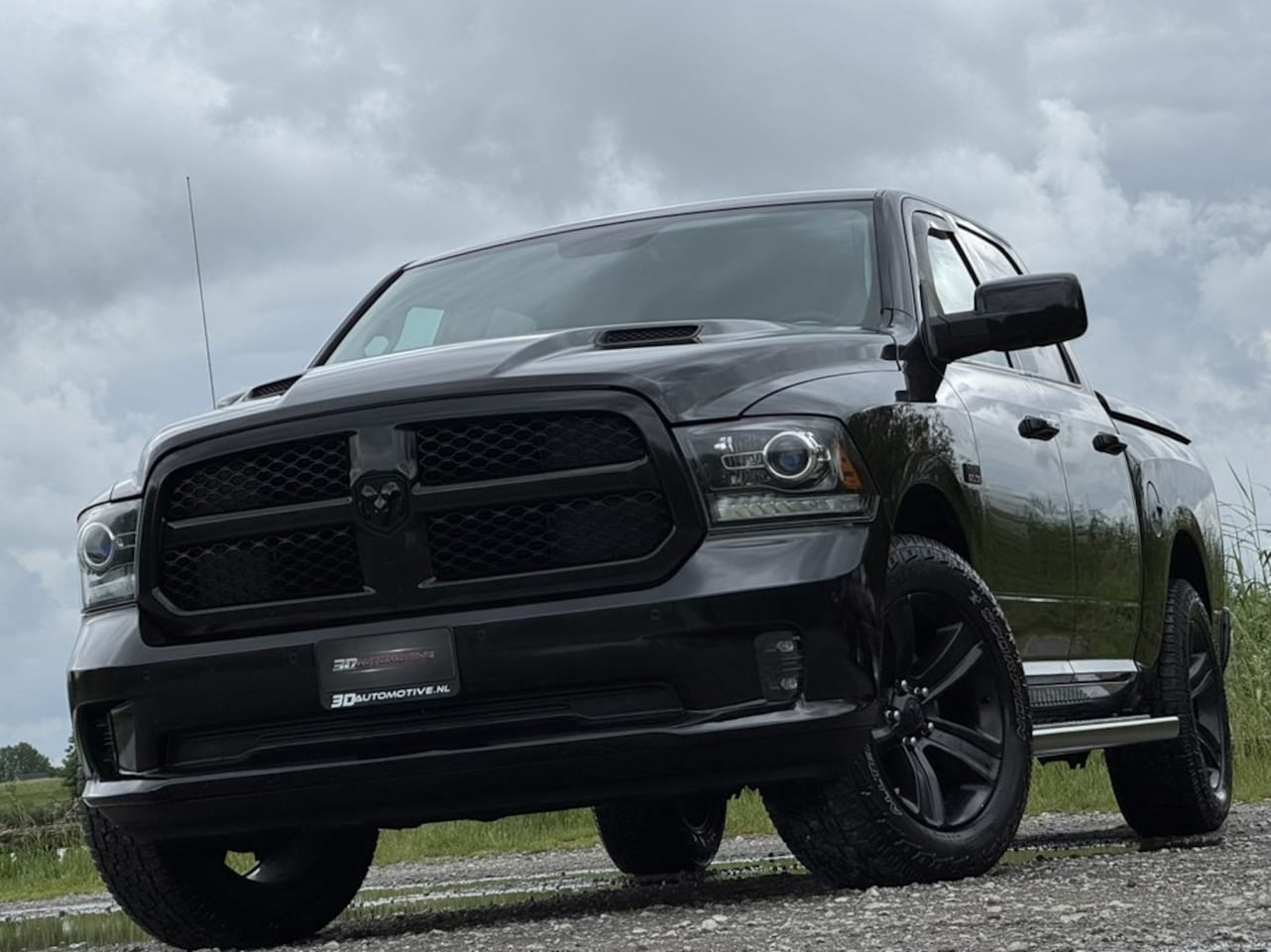 Dodge Ram 1500 - SPORT 5.7L V8, LAGE BIJTELLING, NETTE STAAT, VEEL EXTRA'S - AutoWereld.nl