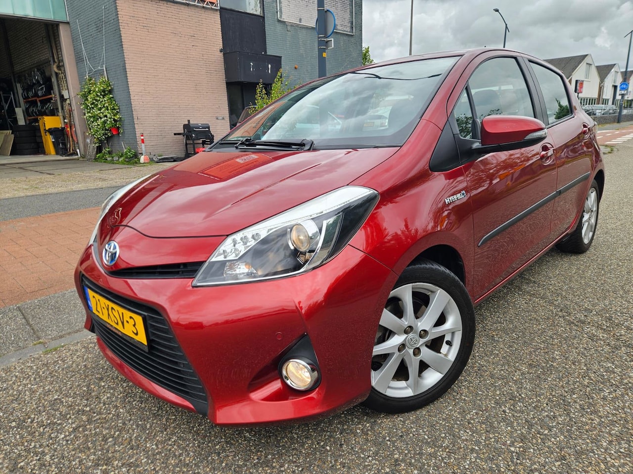 Toyota Yaris - 1.5 Full Hybrid Dynamic GARANTIE - AutoWereld.nl