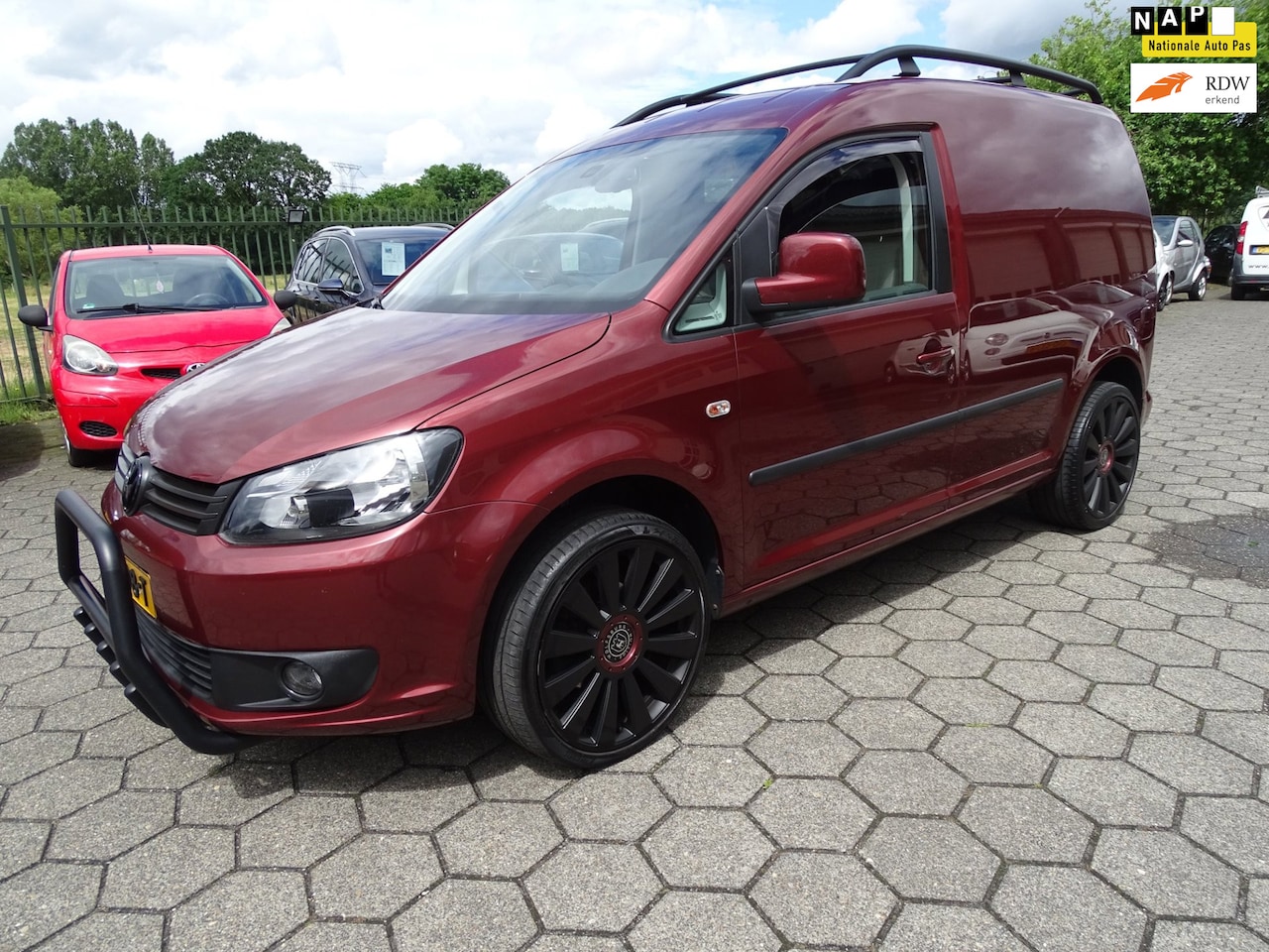 Volkswagen Caddy - 1.6 TDI AUTOMAAT/AIRCO/APPLE CARPLAY/CAMERA/LMV/TREKHAAK/MARGE - AutoWereld.nl