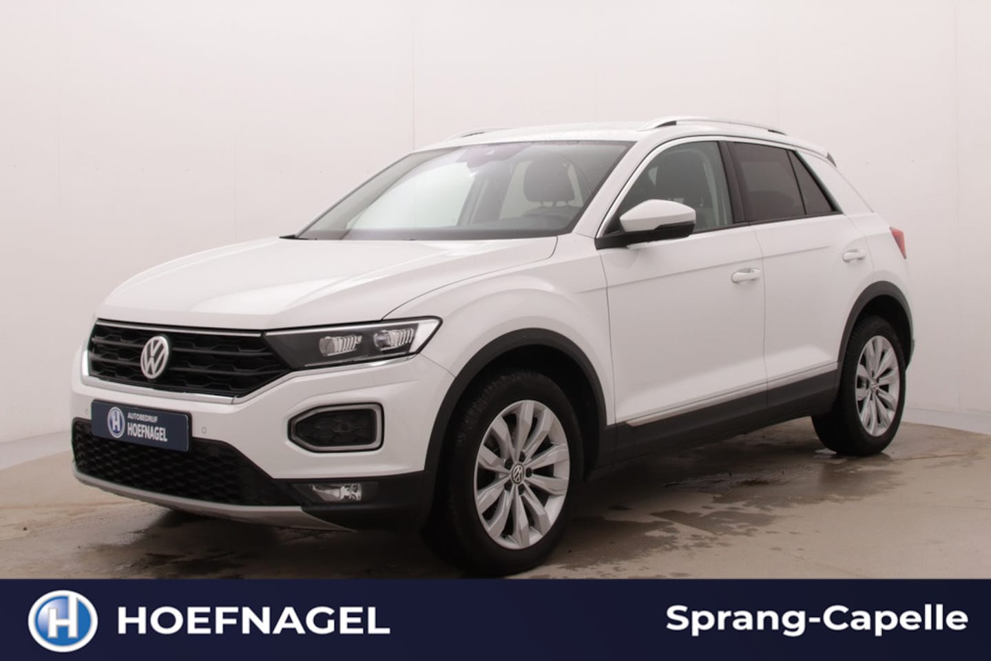 Volkswagen T-Roc - 1.5 TSI Sport | Trekhaak | Adaptive Cruise | Stoelverwarming | Digital Dash | CarPlay - AutoWereld.nl